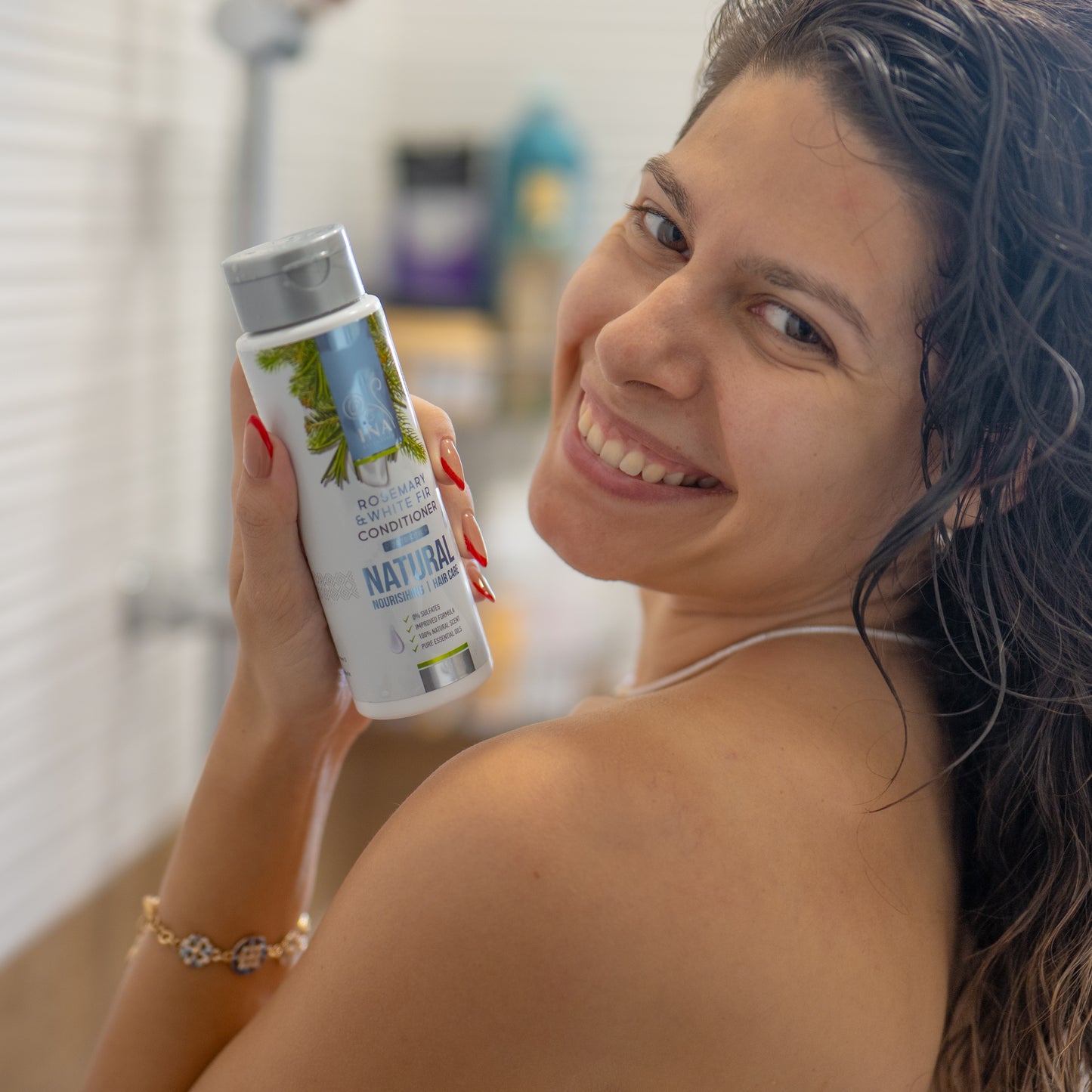 SÆRLIG ADGANG Naturlig Hårbalsam med Rosmarinolie og Hvid gran - intensiv nærende pleje til enhver hårtype