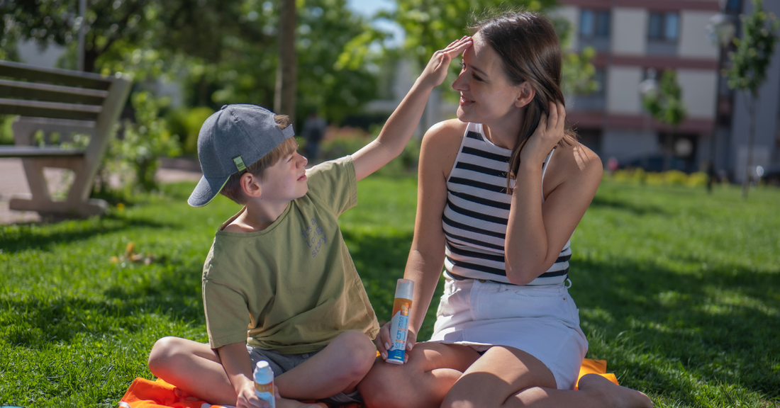 Naturlig solbeskyttelse komplet guide — SPF 50 til ansigt og krop