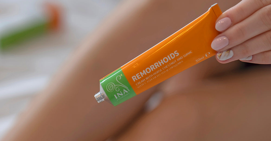 Creme med hestekastanje og parykbusk på et ben med sprængte kapillærer fra InaEssentials