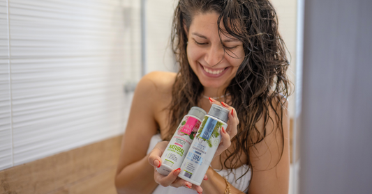 Naturlig Rose Shampoo til Tørt og Beskadiget hår fra InaEssentials