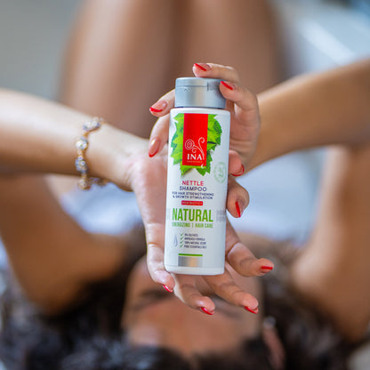 SÆRLIG ADGANG Naturlig Vild Brændenælde Shampoo til Hårtab