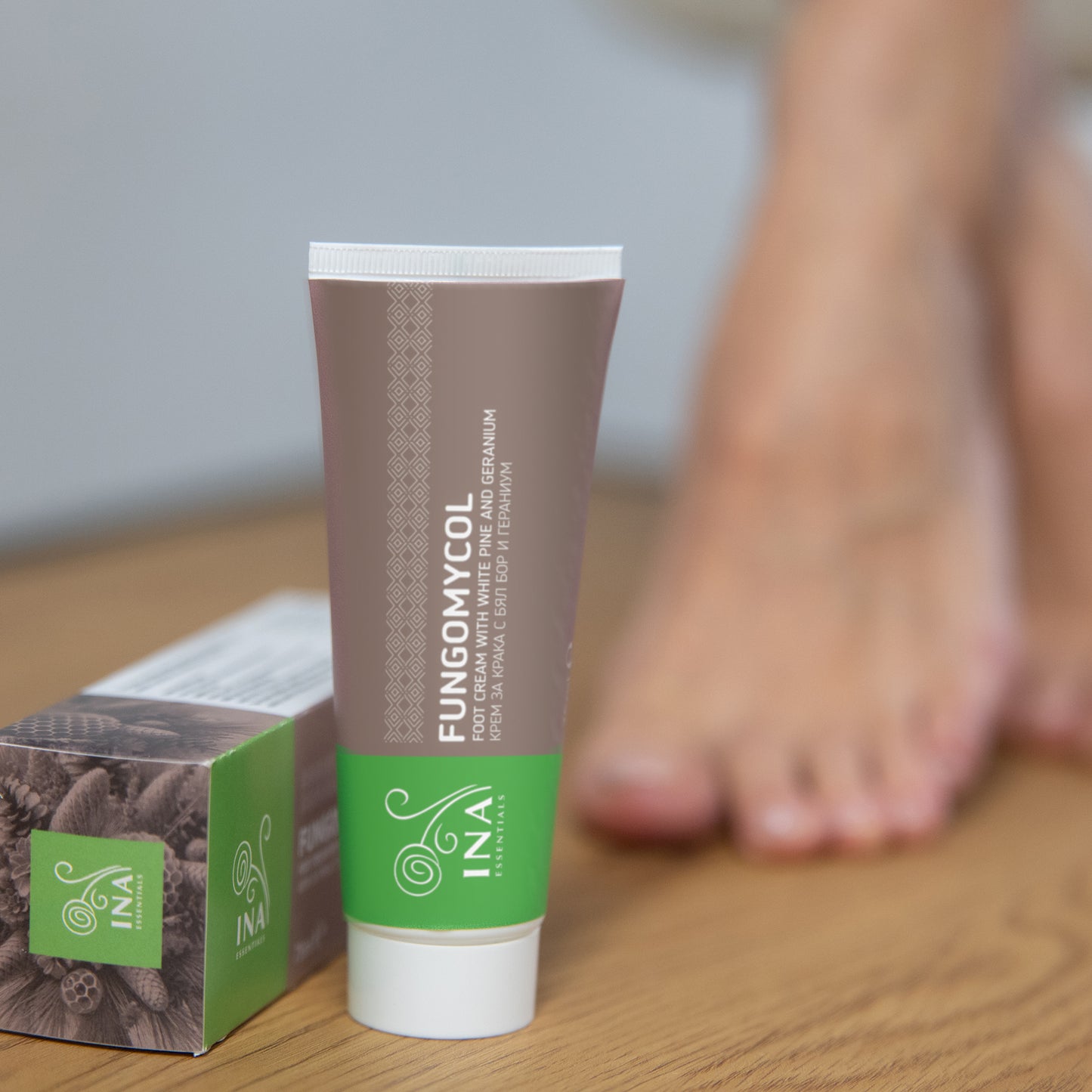 2 i 1-creme til neglesvamp og tør, revnet hud - med hvid fyr, urea og geranium