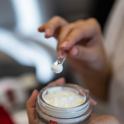+ Gave Crème de rose - Fugtighedscreme med SPF30 - stærkt beriget med Økologisk Rose æterisk olie